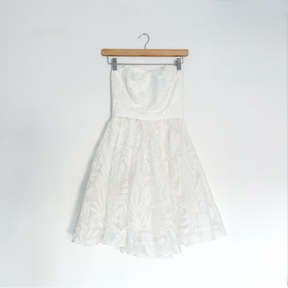 Guess Dresses & Skirts - Guess Strapless Sweetheart Dress - Engagement, Bachelorette, Wedding - Size 2